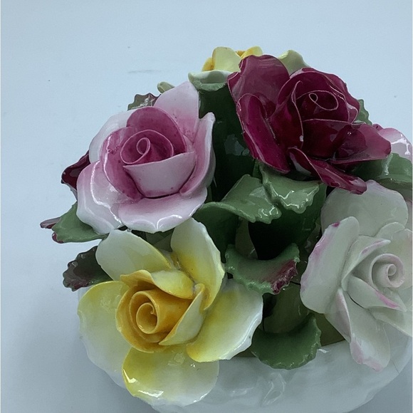 Aynsley England Hand Modeled and Painted Fine Bone China Flower Bouquet - Picture 10 of 15